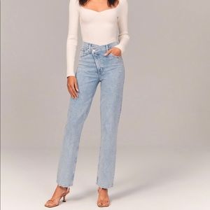 90s Ultra High Rise Straight Jeans in Light Wash 28short